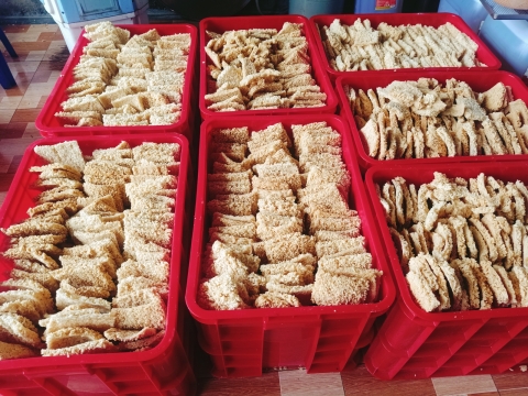 sỉ cơm cháy chà bông